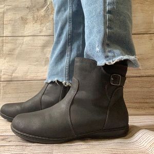 Sporto Flynn booties